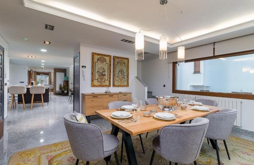 Arnuero House | Espectacular villa con piscina, sauna y jacuzzi