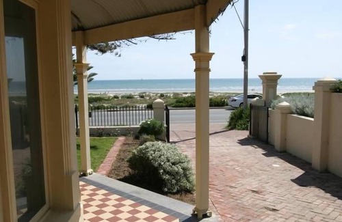 Semaphore House | Esplanade Beach House with beautiful sea views