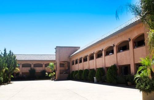 Tecate Hotel | Estancia Inn