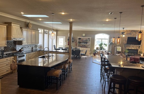 Greenwood House | Estate Home Heated Pool Hot Tub Beach Wi-Fi 8 acres 5000 sqft 5 bd 3.5 bath