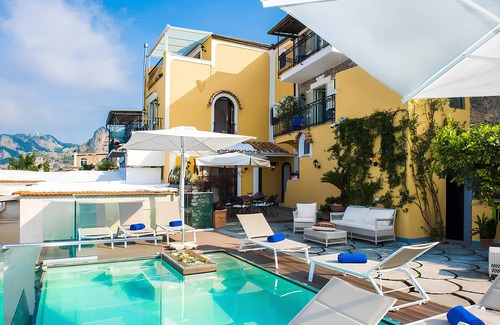 Arienzo Villa | Estate4home - Villa degli dei