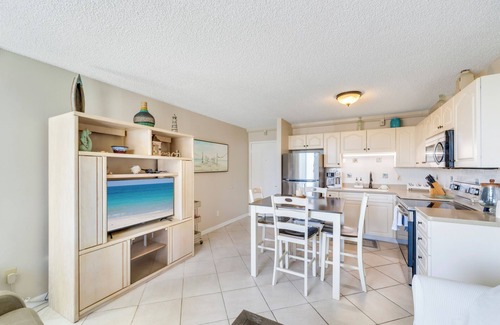 South Island Condo | Estero Beach & Tennis Beachfront Condo 101A