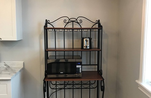 Carleton Place Apartment | Esther's Place - Carleton Place 1 BedRoom Apartment retreat - sleep 2 max