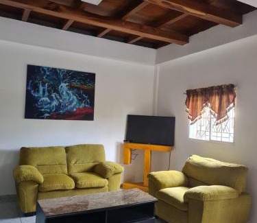 Coatepeque House | Estrada residence