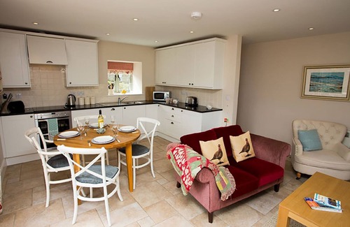 Dulas Cottage | ESTUARY COTTAGE, pet friendly, country holiday cottage in Moelfre