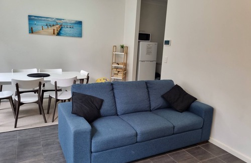 Falcon House | Estuary Waterfront - stunning views!