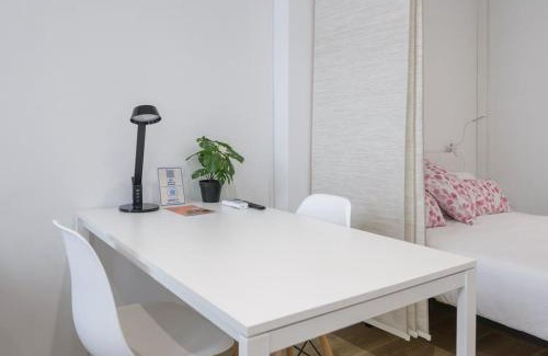 San Blas-Canillejas Apartment | Estudio Ideal Trabajo y Eventos cerca de Metropolitano, Aeropuerto y IFEMA