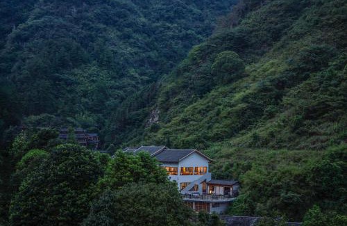 Yongding House | Ethnic Hundred-years Elysian Culture&Art Scholar Resorts