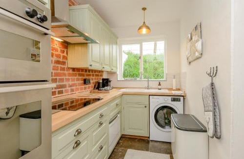 East Woodyates House | Eton Cottage