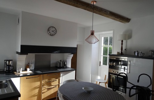 Etrun Cottage | Etrun: cottage Abbey Etrun