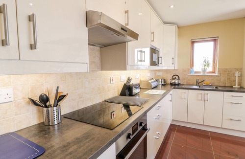Rothesay Cottage | ETTRICK COTTAGE, romantic, with a garden in Rothesay, Isle Of Bute