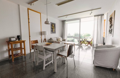 Pentakomo Apartment | Eucrasia | One-Bedroom Apartment, Art by PraXis Apartments