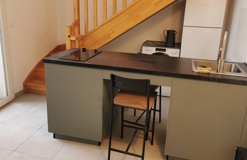 La Villette Apartment | EUROMED/ARENC Duplex studio with furnished terrace, 10 mins from CMA/CGM tower
