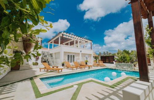 Savaneta Apartment | Eva Spa Resort Pool Rooftop Views By Lucha