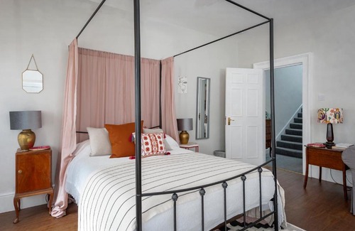 Bath City Centre House | Evelyn House Central Bath Contemporary Art Townhouse