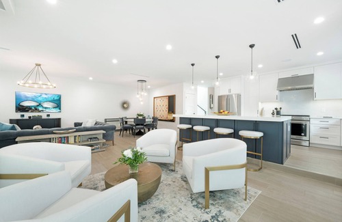 West Bay Villa | Even Keel 4 Bedroom Villa - Oceanfront Bliss