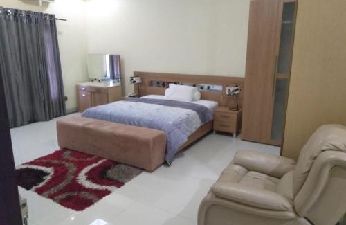 Nuhu Roa House | Everardus Mantap Guest House