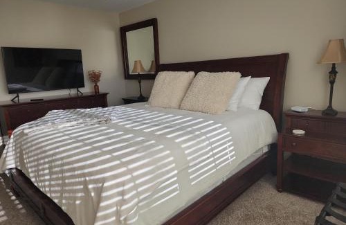 Burnsville House | Everchanging Seasons-Hot Tub, Game Haven & Central Retreat