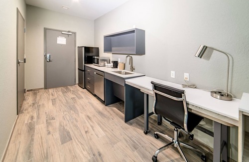Everglades City Hotel | Everglades Adventures Hotel Suites by Ivey House