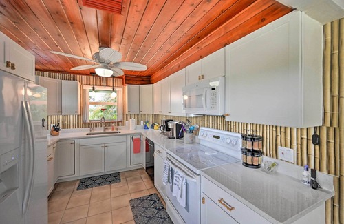 Everglades City House | Everglades Getaway w/Deck & Water Views!