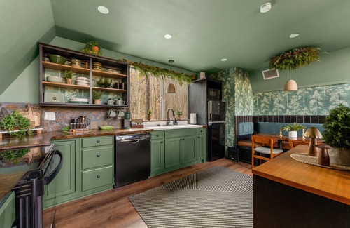 Board Camp Cabin | Evergreen Dreams