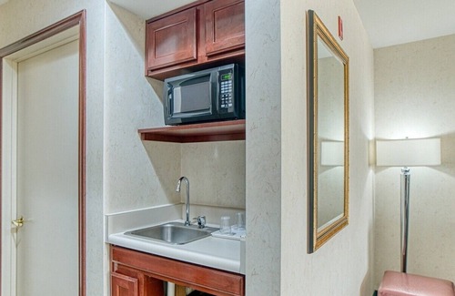 Monroe Hotel | Evergreen Inn and Suites
