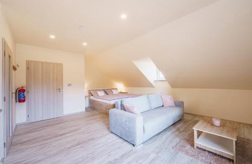 Loket Apartment | EVerLuck