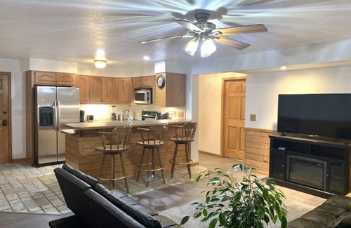 Tomahawk Cabin | Every Room with a Beautiful View of The Wisconsin River *