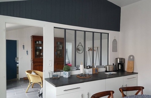Noirmoutier-en-l'Ile House | Everything is done on foot or by bike (600 m center and 1km beaches)