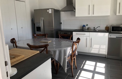 Noirmoutier-en-l'Ile House | Everything is done on foot or by bike (600 m center and 1km beaches)
