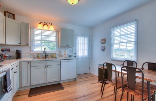 Johnson City House | Everything's at your fingertips at this JC hotspot.