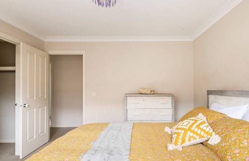 Tarneit House | Everything within Walking Distance - Entire 3 bedrooms Modern Home
