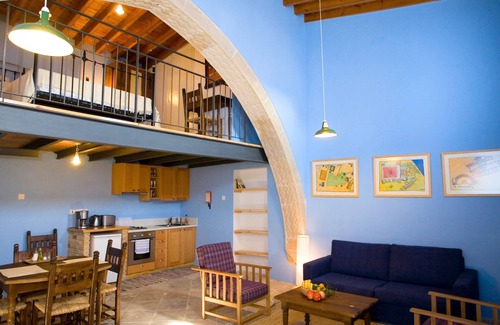 Psematismenos Hotel | Evkarpos Country House