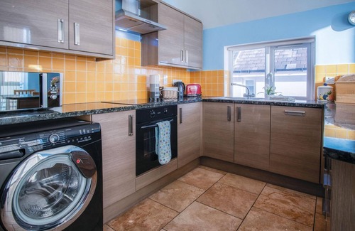 Pendine Apartment | Ewyn Y Don - 2 Bedroom Apartment - Pendine