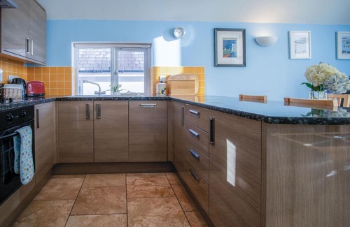 Pendine Apartment | Ewyn Y Don - 2 Bedroom Apartment - Pendine
