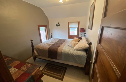 White Lake Apartment | Excellent 3 bedroom on the trails