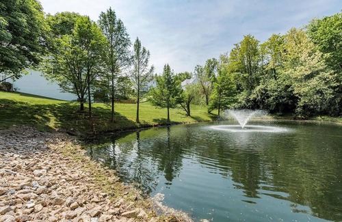 Chesterfield House | Excellent all-ensuite 4-bedroom home