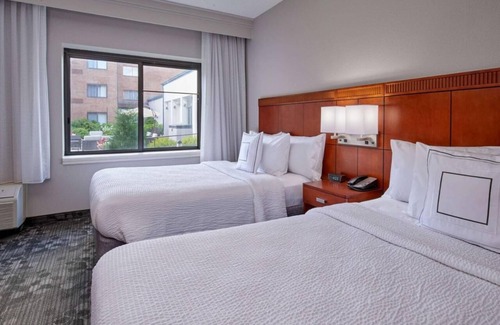 Eden Prairie Resort | Excellent Choice! 2 Units with View of the Courtyard, Pool, Pets Allowed w/Fee