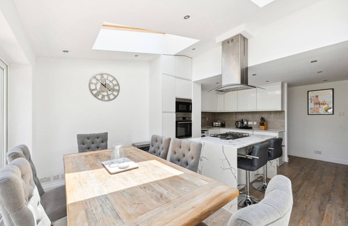 Twickenham Riverside House | Exceptional 3 Bedroom Richmond Riverside Villa
