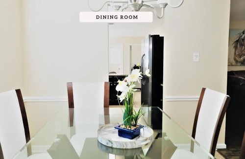 Stafford House | Exceptional, 5 Beds, Near Downtown - Bold Ruler