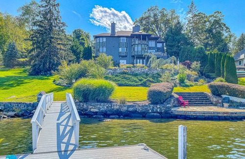 Danbury House | Exceptional Beauty On The Water! Candlewood Lake - Danbury, CT