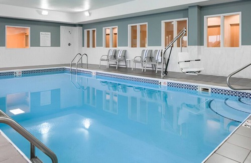 Clinton House | Exceptional Haven for a Romantic Getaway W/ Pool