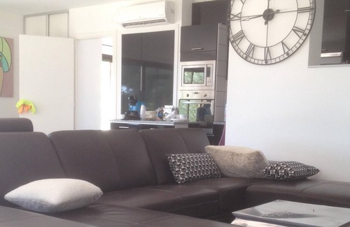 Arena House | Exceptional, new house with swimming pool.