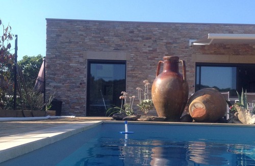 Arena House | Exceptional, new house with swimming pool.