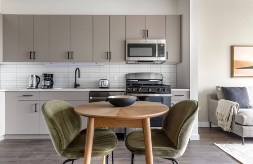 Killgubbin Apartment | Exceptional River North 1BR w/Pool, nr Riverwalk & L, by Blueground