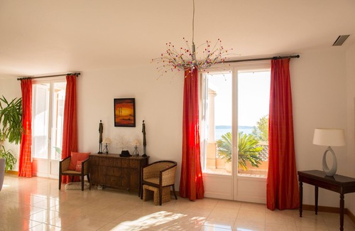 Hyeres Apartment | Exceptional sea view, 130m2, 3 bedrooms, large terrace of 30m2, swimming pool
