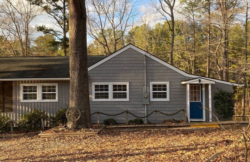 Henrico House | Exceptional Views, Island, 4BR, 2-Canoe ,5-Kayaks,2-Paddle Boats, Doc