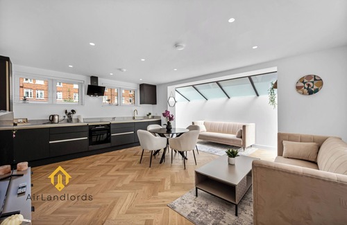 Chiswick Riverside Apartment | Exclusive 1 bedroom Flat near Chiswick Business Park!