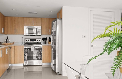 Bay Harbor Islands Apartment | Exclusive 2BR, 2.5BA Apartment | Bay Harbor Islands Family-Friendly Stay