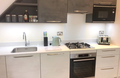 Hatfield Apartment | *Exclusive 2Bed Apartment Free Parking Discounts*